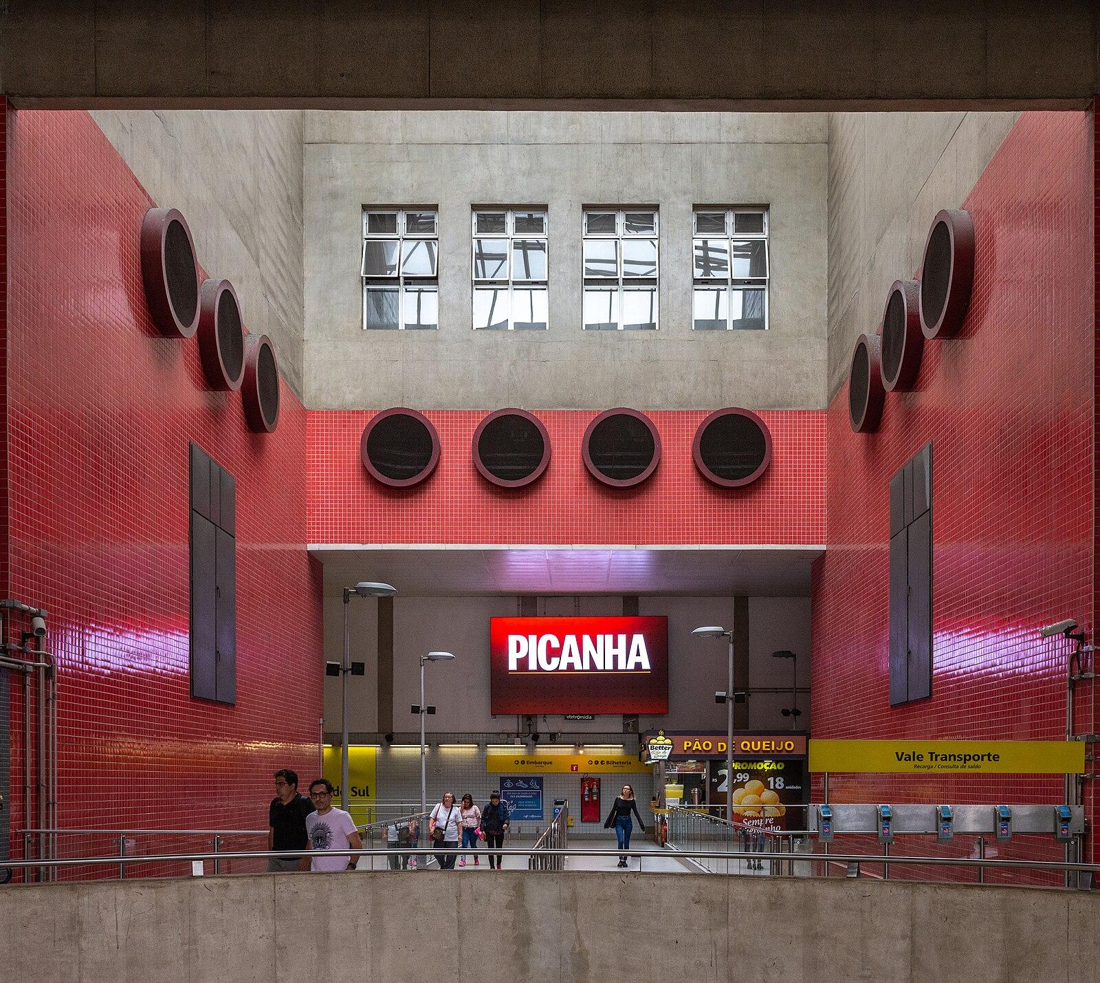 Estação Paulista, Av. Consolação, São Paulo, Brazil. 2